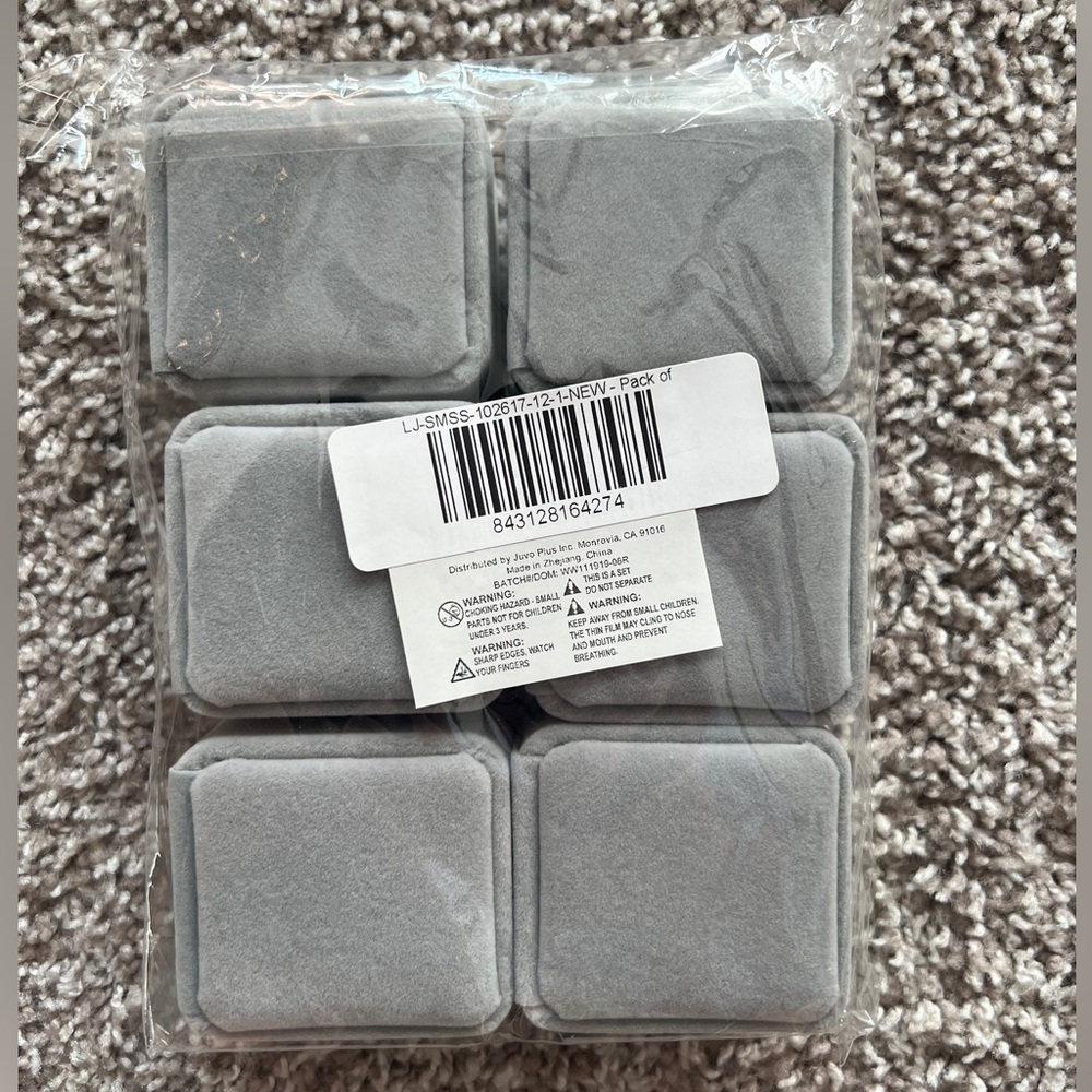 NWT (Set of 6) Velvet Ring Boxes